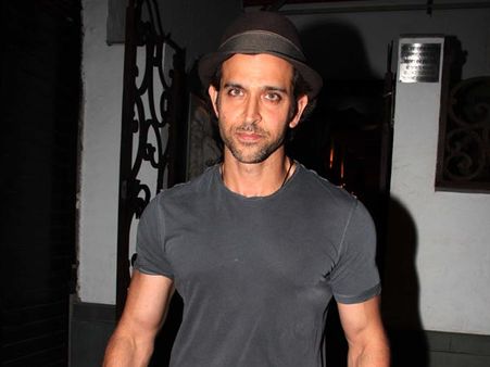 Hrithik Roshan Inspires His Kids And Shahrukh Khan As Well!