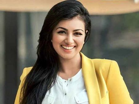 Bollywood Actresses Who Converted Religion For Love