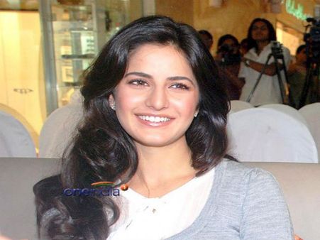 Who Will Imitate Young Katrina Kaif- Indian Or A Foreigner?