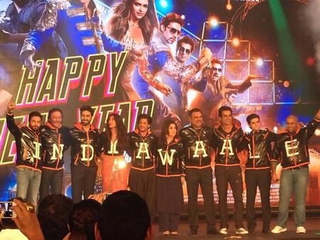 Live: Trailer Launch Pics Of Shahrukh-Deepika Starrer Happy New Year
