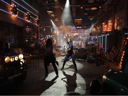 Song In Tevar Resembles Madhuri's 'Akhiyan Milau'