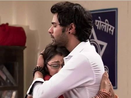 Kumkum Bhagya: Abhi Feels Attached to Pragya, Tanu Insecure