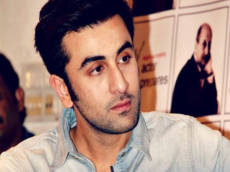 Why Ranbir Kapoor Met Lady Dancer At Chattisgarh?