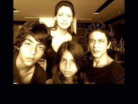 Don't Want AbRam To Be Part Of 'Circus Of Public Life': SRK