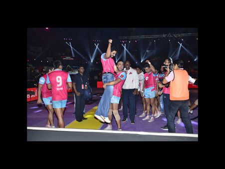 Abhishek Bachchan Owned Pro Kabbadi Team Clinch The Title