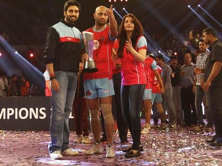 12 Bollywood Celebrities Tweet On Abhishek's Pro Kabaddi Win