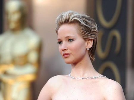 Jennifer Lawrence Contacts Authorities After Her Nude Pics Leak Online