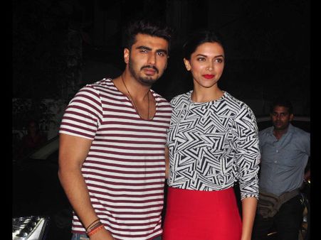 See Pics: Deepika-Arjun Play Perfect Host At Finding Fanny Special Screening