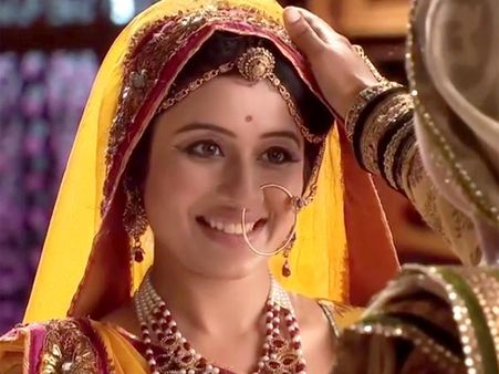 Jodha Akbar: Jodha Parised, Rukaiya Jealous And Insecure Again
