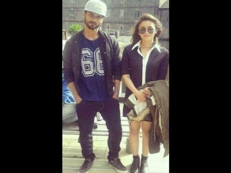 Alia Bhatt-Shahid Kapoor Spotted On The Streets Of UK (Pics)