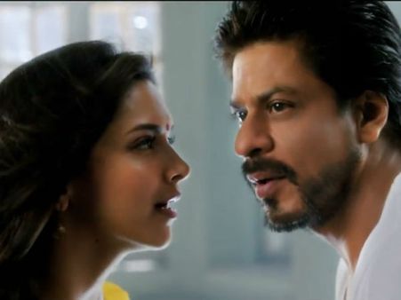 SRK-Deepika Padukone's 'Manwa laage' Crosses One Million Views