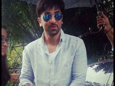 FIRST LOOK: Ranbir Kapoor At Roy Sets