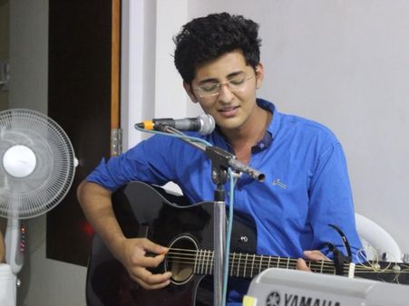 India's Raw Star's Contestant Darshan Raval Sings For Veera!