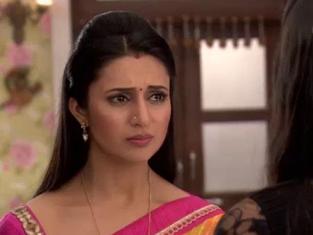 Yeh Hai Mohabbetain: Yet Another Raman's Ex Disturbs Ishita!