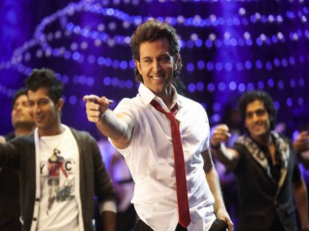 Hrithik Roshan Offers Unique Chance To Act With Him!