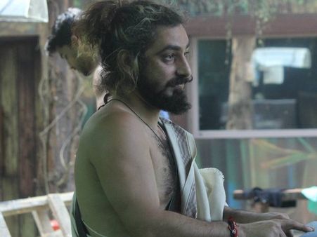 When Praneet Bhatt Melted Down For A Cigarette On Bigg Boss 8!