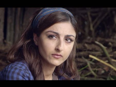 Chaarfutiya Chhokare Movie Review