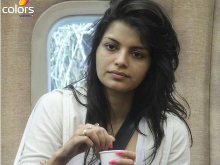 After Deepika Padukone, It's Bigg Boss 8's Contestant Sonali Raut!