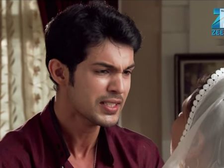 Qubool Hai: Faiz Slams Aunt For Conspiring Against Haya