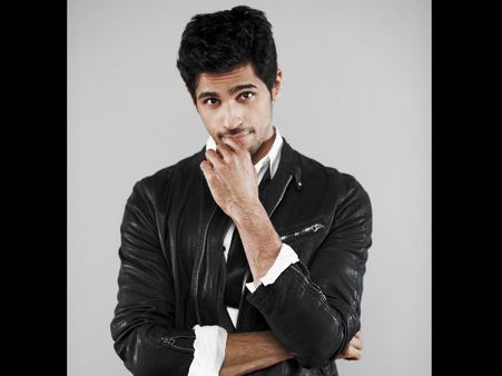 Sidharth Malhotra Leads In The Digital Space!