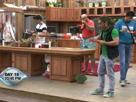 Bigg Boss 8's Hunger Games Begin, Gautam Gulati Victim Again?