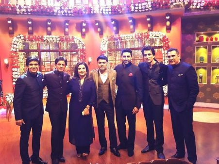 Shahrukh Khan's Happy New Year Team On Kapil's Comedy Nights!