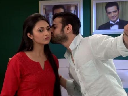 Yeh Hai Mohabbatein: Raman Kisses Ishita, Finally!