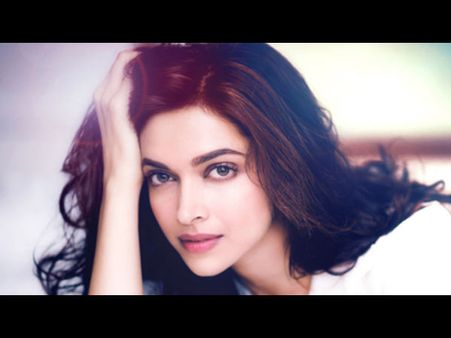 Happy New Year Makes Deepika Padukone Recall Om Shanti Om