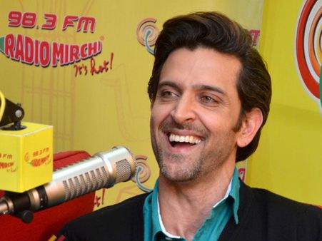 Hrithik Roshan Celebrates Bang Bang Success At Radio Mirchi