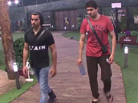 Bigg Boss 8's Gautam and Preetam Liking Sonali Raut Sans Her 'Jhatke'!