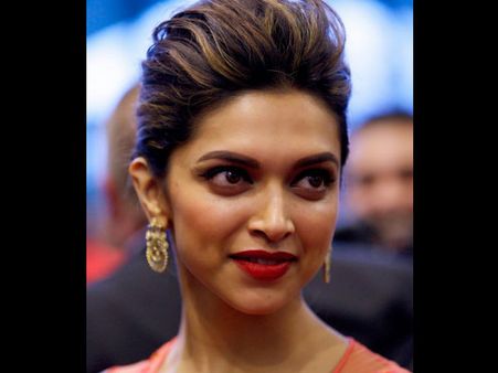 Deepika Padukone: Hero-Heroine Pay Scale Debate Should Not Become A War