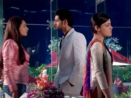 Meri Aashiqui Tum Se Hi: Ranveer Agrees To Marry Rithika!