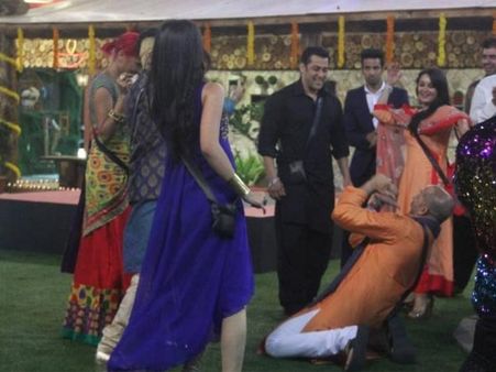 Salman Khan's Magical Diwali With Bigg Boss 8 Contestants!