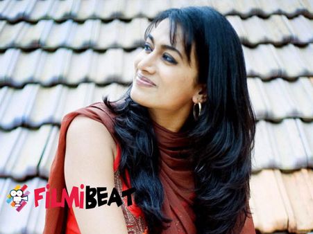 Shwetha Srivastav To Direct Movies