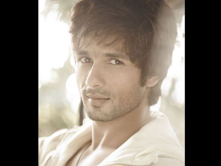 Shahid Kapoor To Have A Working Diwali With Family