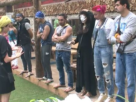 Bigg Boss 8 Nominations: Sonali, Soni, Minissha, Gautam Foamed!