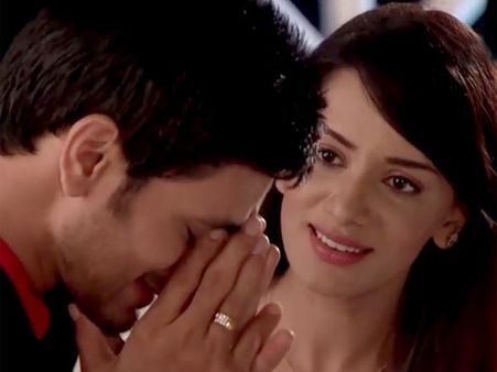 Meri Aashiqui Tum Se Hi: Rithika Helps Ranveer Get Over Ishani?