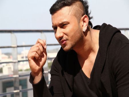 Yo Yo Honey Singh Goes On A Break For Health Issues