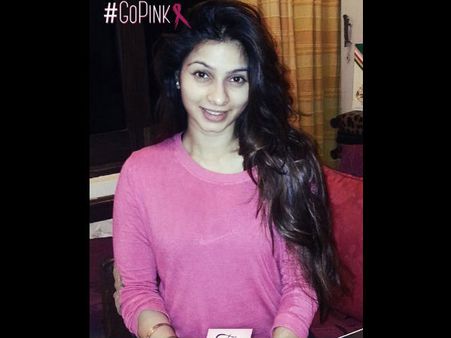 Tanishaa Mukerji 'Goes Pink’; Had Breast Cancer Test At 23