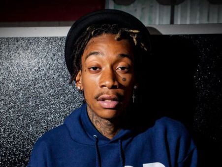 Wiz Khalifa Caught On Bed With A Female Fan!