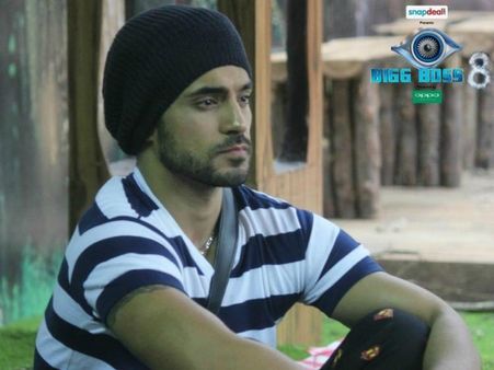 Gautam Gulati Depressed, Sick At Becoming An Outcast On Bigg Boss 8!