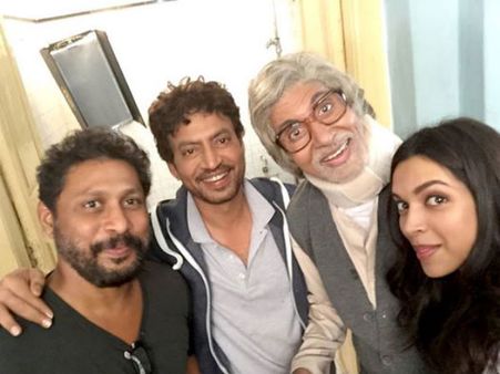 Deepika Padukone With Piku Stars First Ever Selfie Moment (Pic)