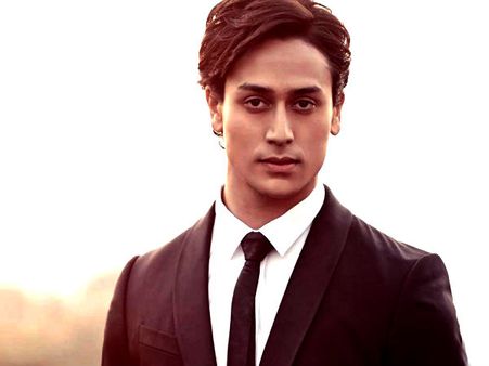 Tiger Shroff Bags Two Prestigious Awards