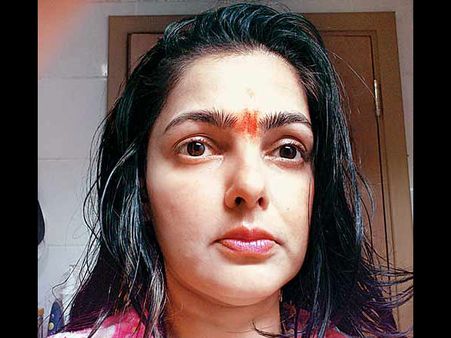 Mamta Kulkarni, Husband Detained In Kenya