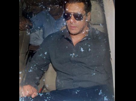 Pic: Salman Khan Appears In Jodhpur Court For Blackbuck Case