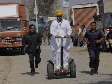 See Pic: Sanjay Dutt Travelling In Style