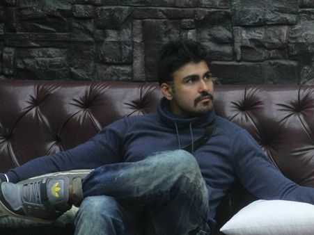 Arya Babbar Eliminated From Bigg Boss 8 By Salman Khan