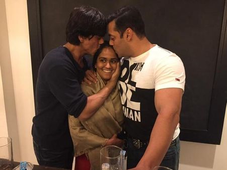 Shahrukh Khan's Special Gift To Salman Khan's Sister Revealed