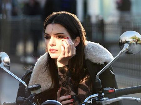 Kendall Jenner Opens Up On Modeling, Justin Bieber & More