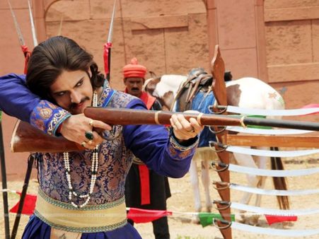 Jodha Akbar: Akbar Prevents An Attack Upon Salim